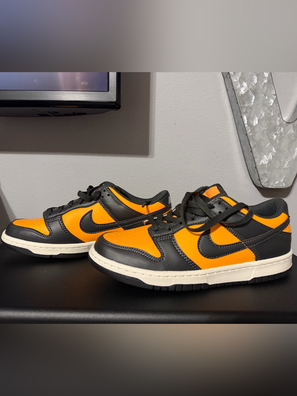 Nike Kids Black & Orange Low-Top Sneakers